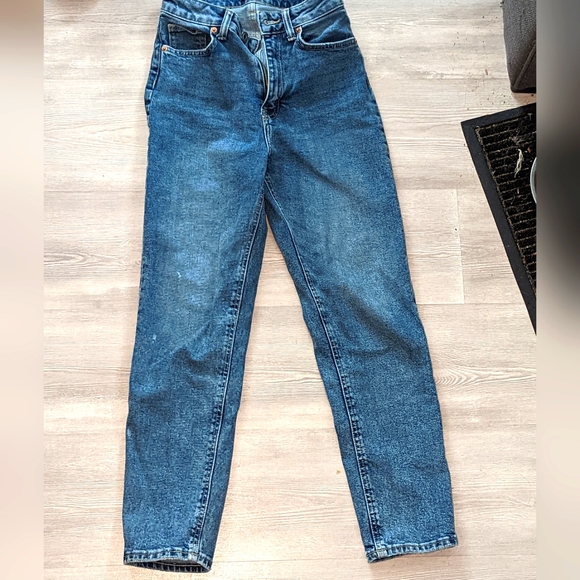 H&M slightly worn jeans size 2 Mom style - Picture 1 of 4